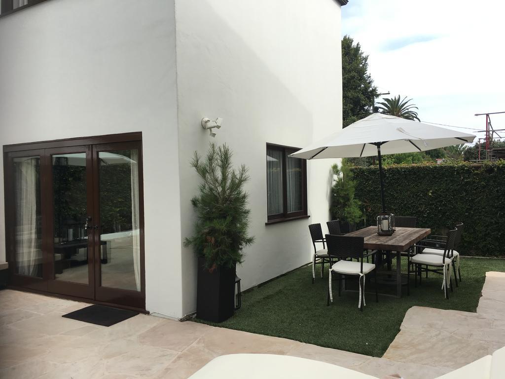 Selby Ave Villa Los Angeles